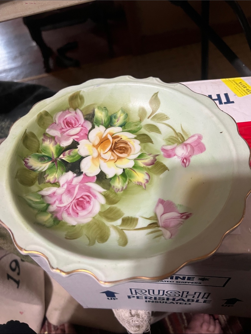 Vintage Hand-Painted Floral Ceramic Pitcher and Basin - Green - Picture 2 of 4